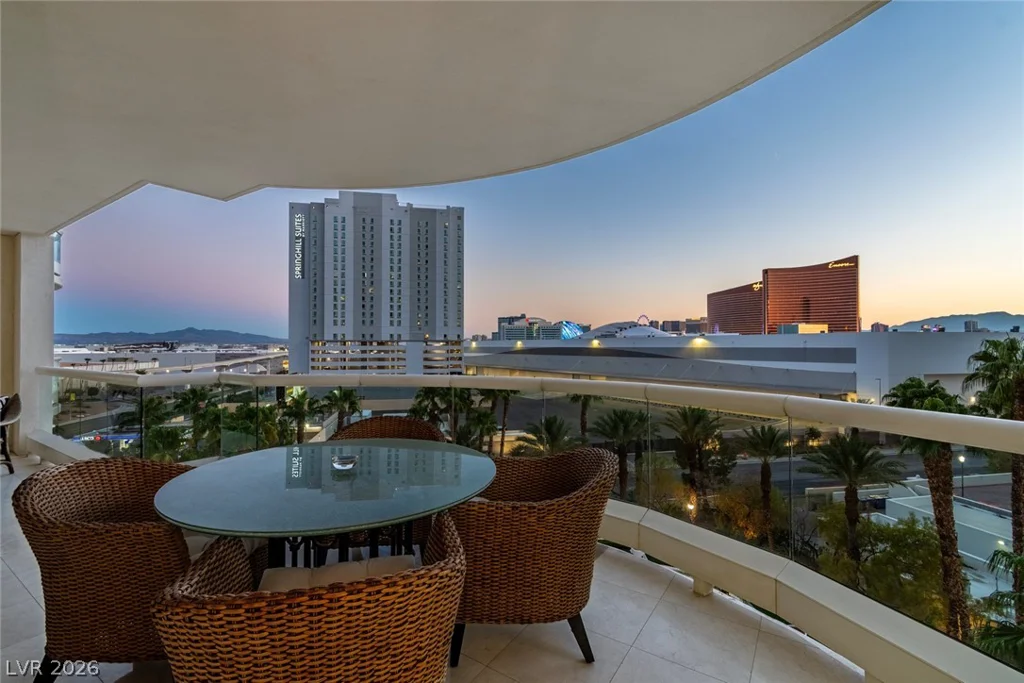 2857 Paradise, Las Vegas, NV 89109