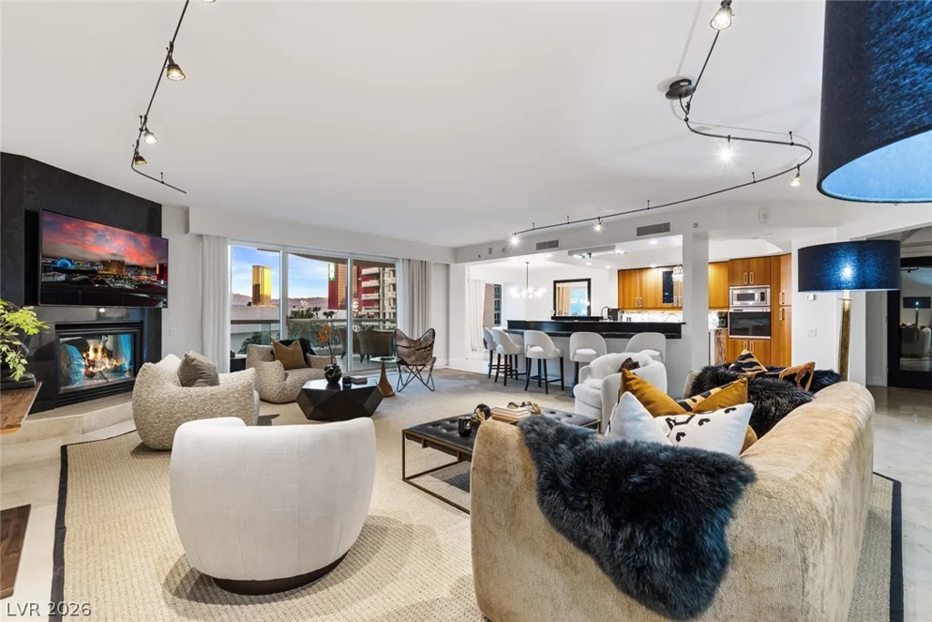 2857 Paradise, Las Vegas, NV 89109