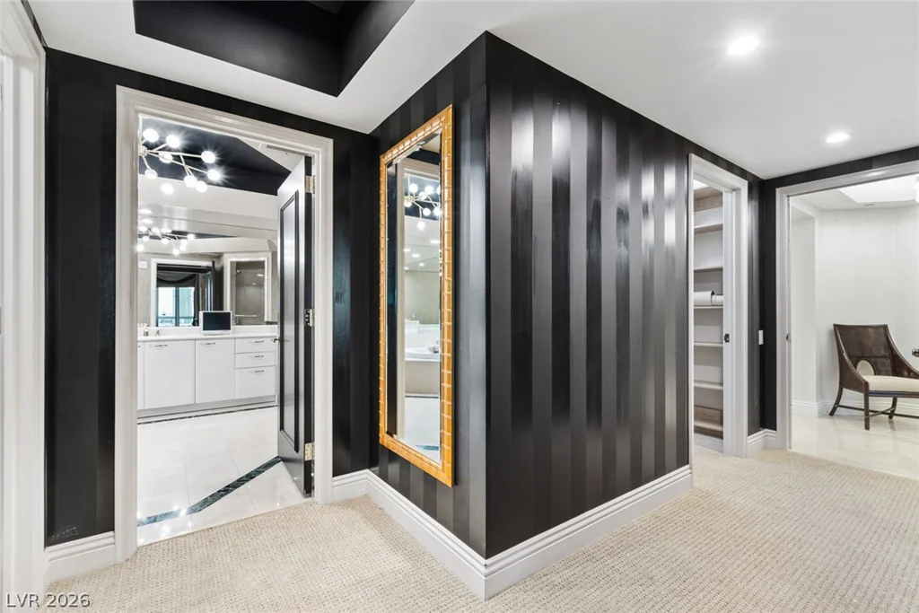 2857 Paradise, Las Vegas, NV 89109