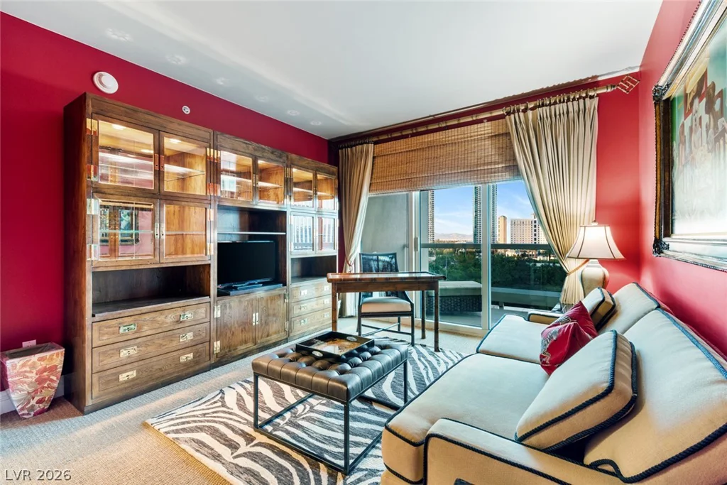 2857 Paradise, Las Vegas, NV 89109