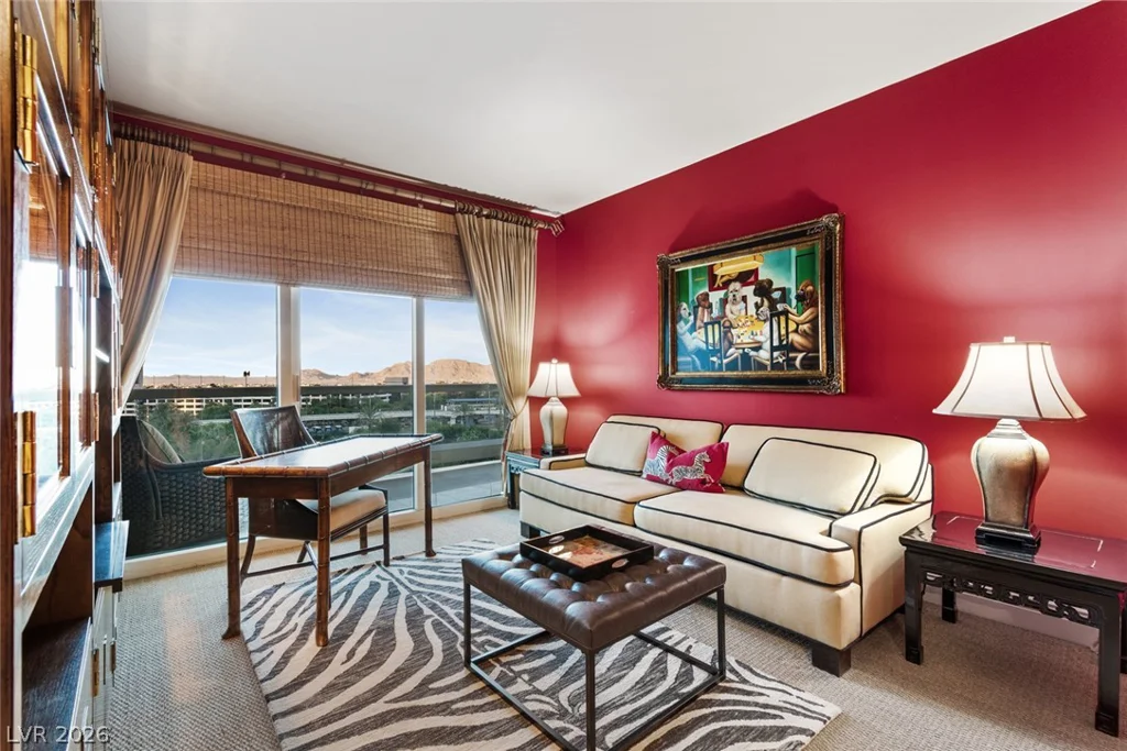 2857 Paradise, Las Vegas, NV 89109
