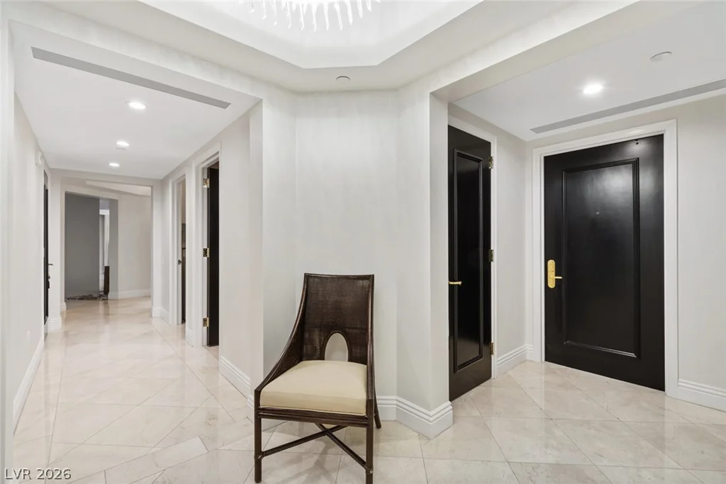 2857 Paradise, Las Vegas, NV 89109