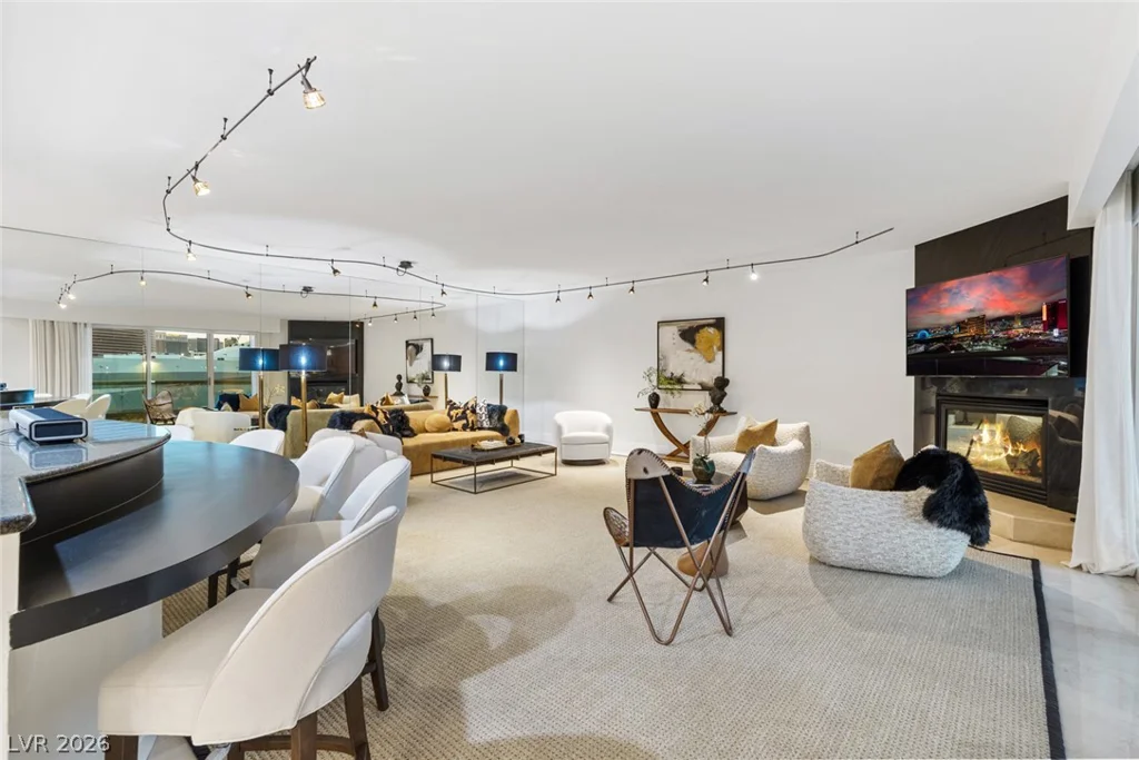 2857 Paradise, Las Vegas, NV 89109