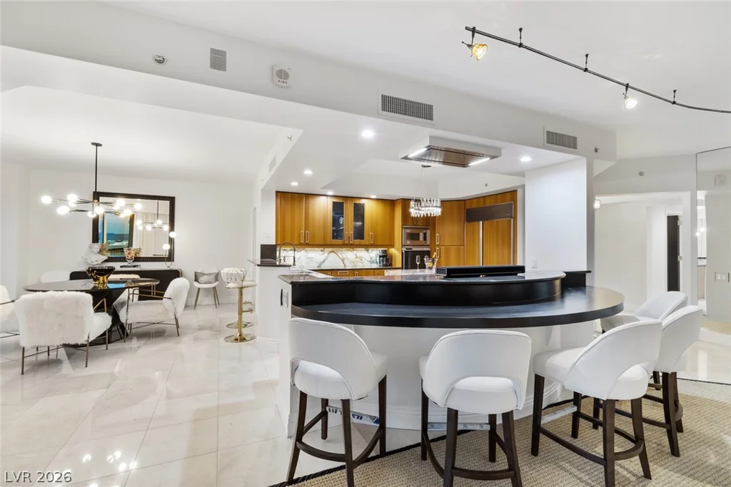 2857 Paradise, Las Vegas, NV 89109