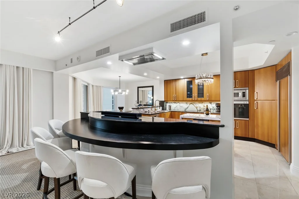 2857 Paradise, Las Vegas, NV 89109