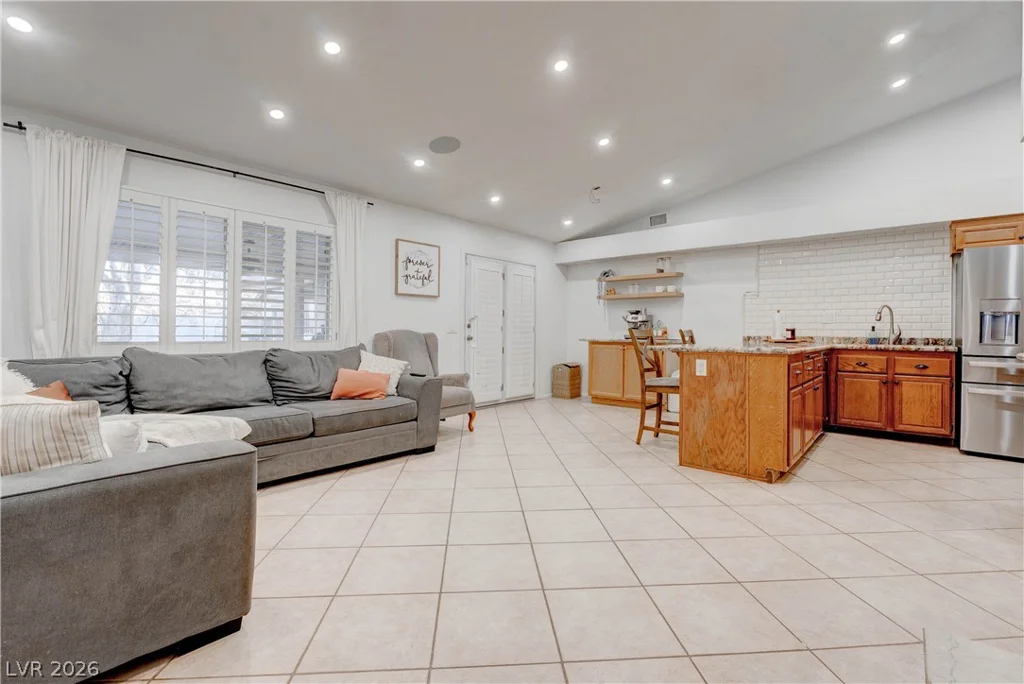 3500 Tenaya, Las Vegas, NV 89129