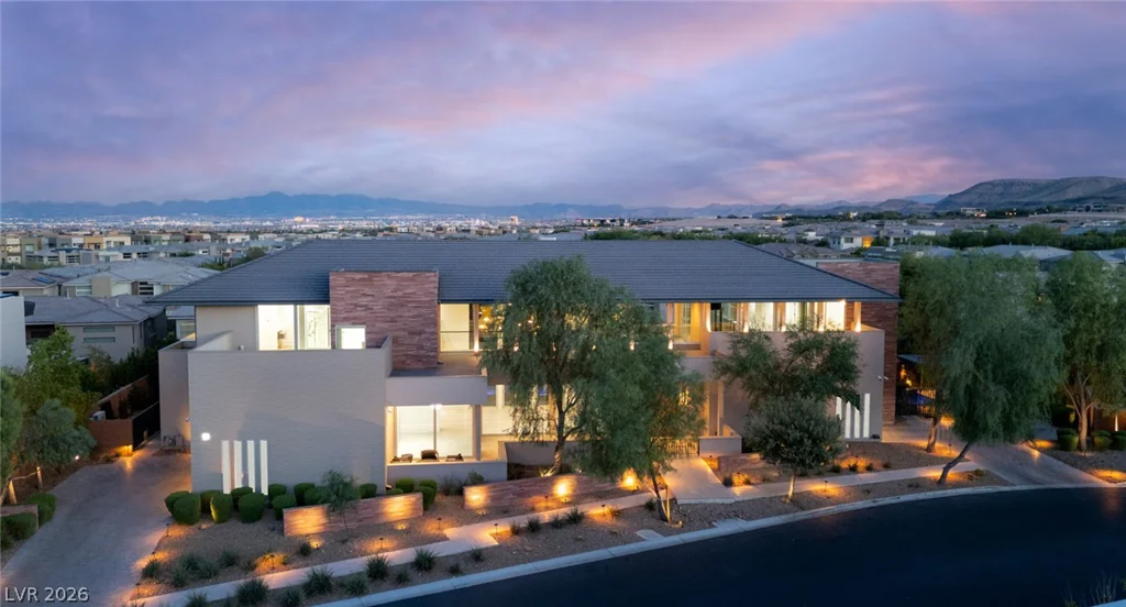 38 Hawkeye, Las Vegas, NV 89135