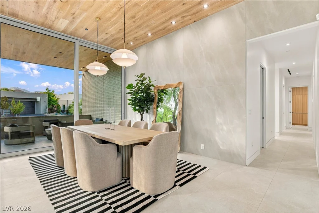 38 Hawkeye, Las Vegas, NV 89135
