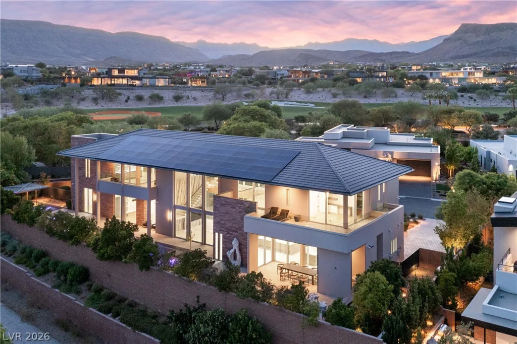 38 Hawkeye, Las Vegas, NV 89135