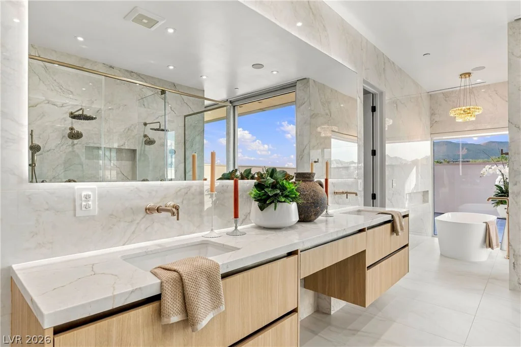 38 Hawkeye, Las Vegas, NV 89135