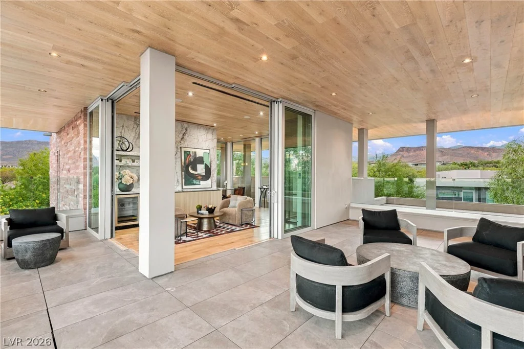 38 Hawkeye, Las Vegas, NV 89135