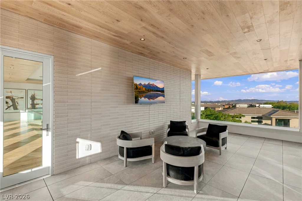 38 Hawkeye, Las Vegas, NV 89135