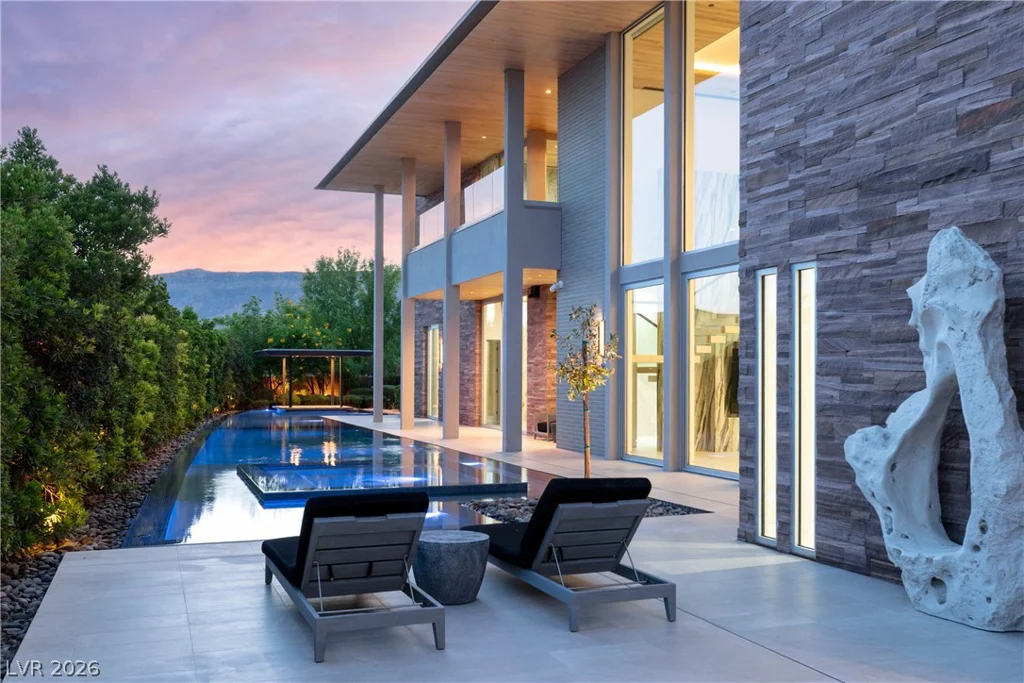 38 Hawkeye, Las Vegas, NV 89135