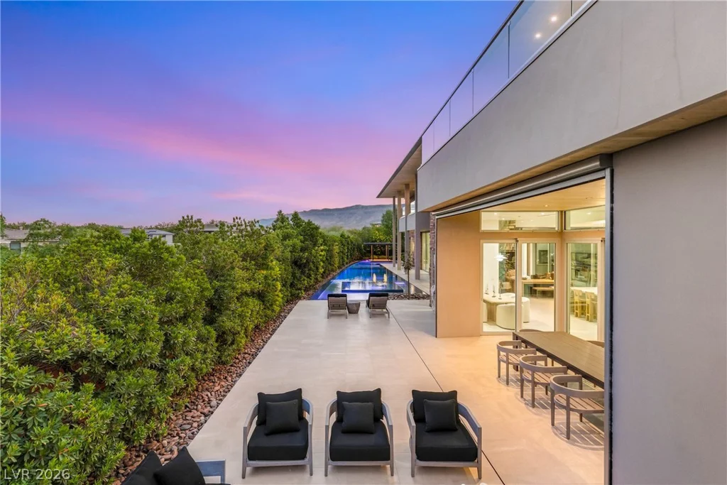 38 Hawkeye, Las Vegas, NV 89135