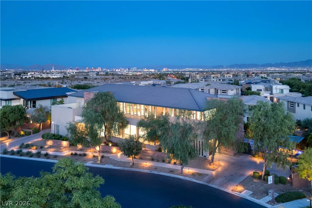 38 Hawkeye, Las Vegas, NV 89135