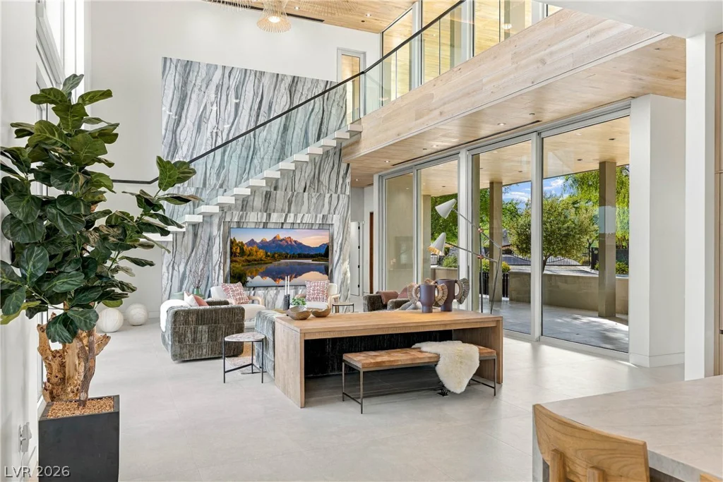38 Hawkeye, Las Vegas, NV 89135