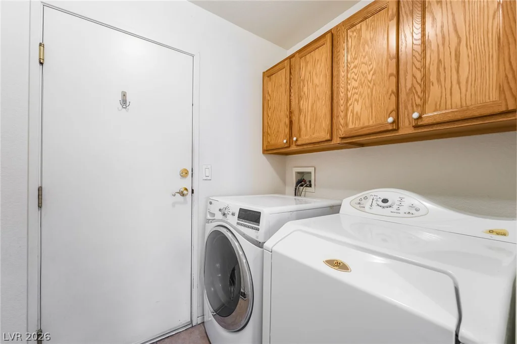 6245 Dan Blocker, Henderson, NV 89011