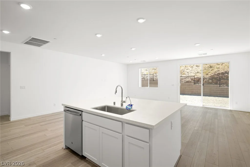 1429 Bianca Falls, Henderson, NV 89011