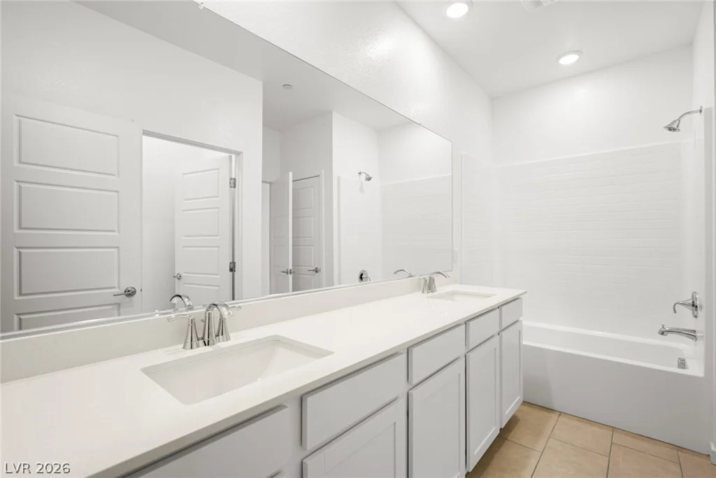 1429 Bianca Falls, Henderson, NV 89011