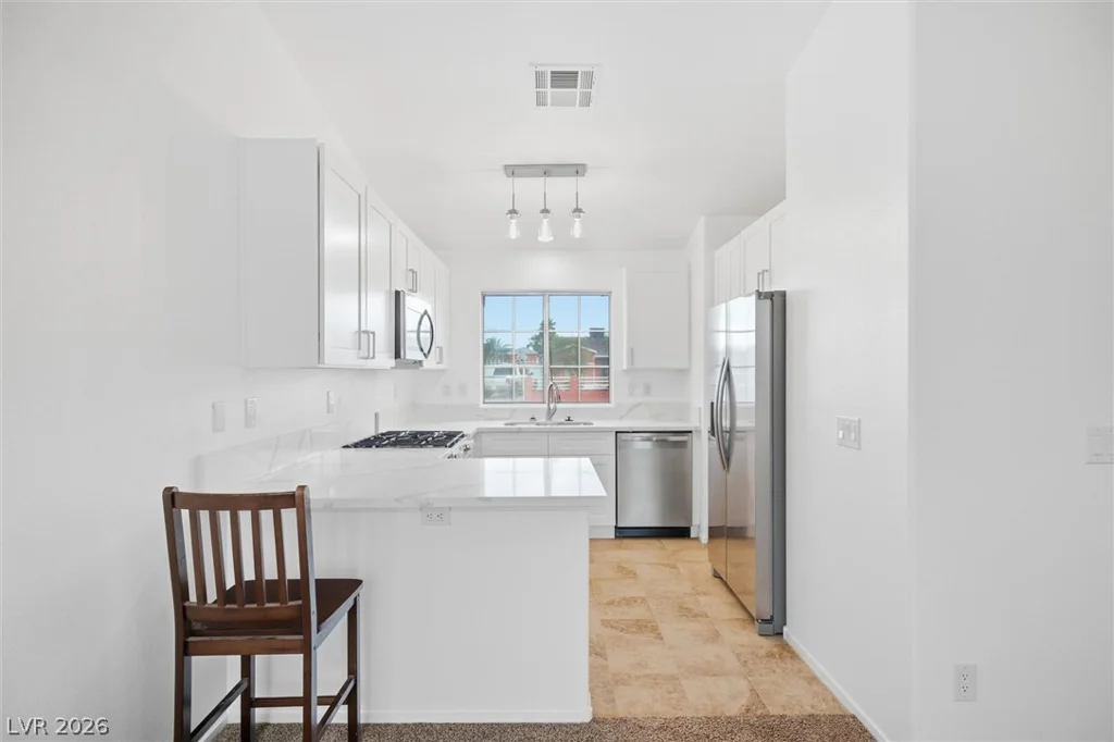 2441 Saguaro Point, Las Vegas, NV 89115