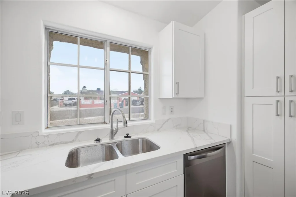 2441 Saguaro Point, Las Vegas, NV 89115