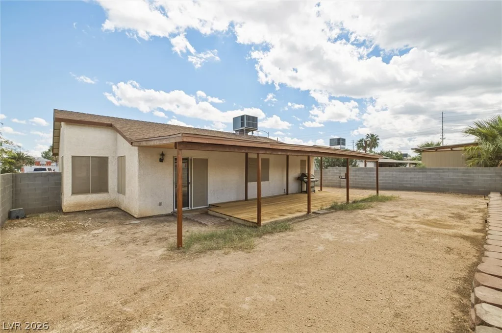 2441 Saguaro Point, Las Vegas, NV 89115
