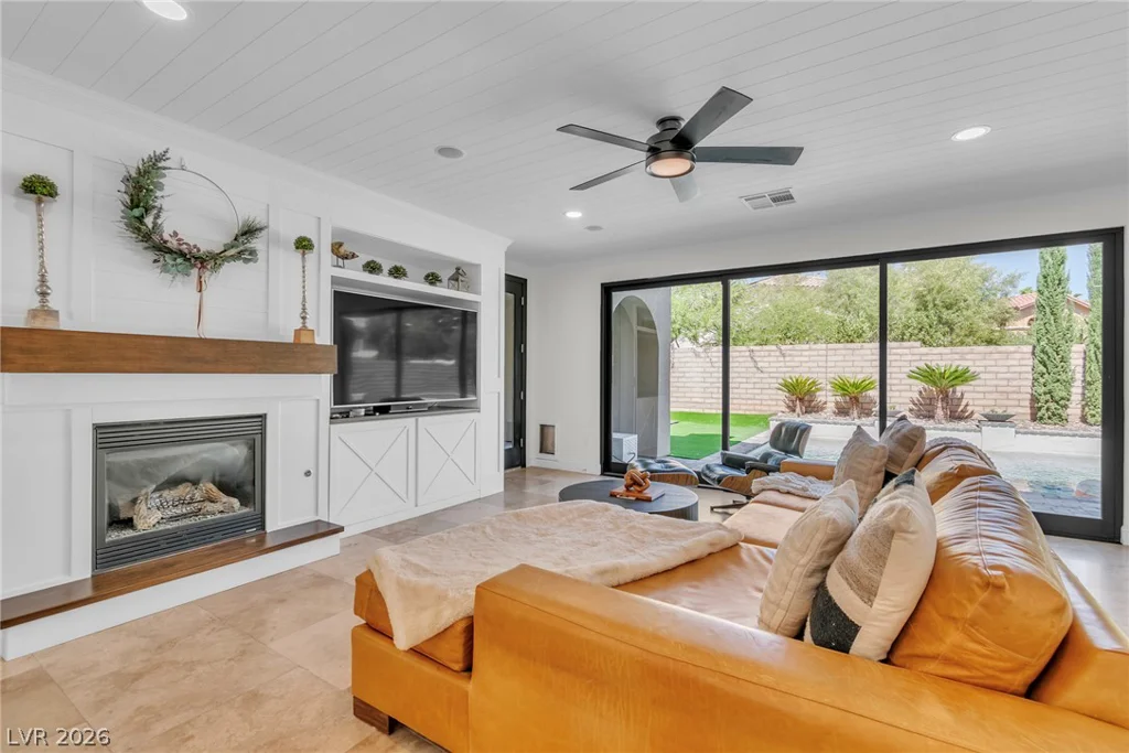 896 Las Palomas, Las Vegas, NV 89138