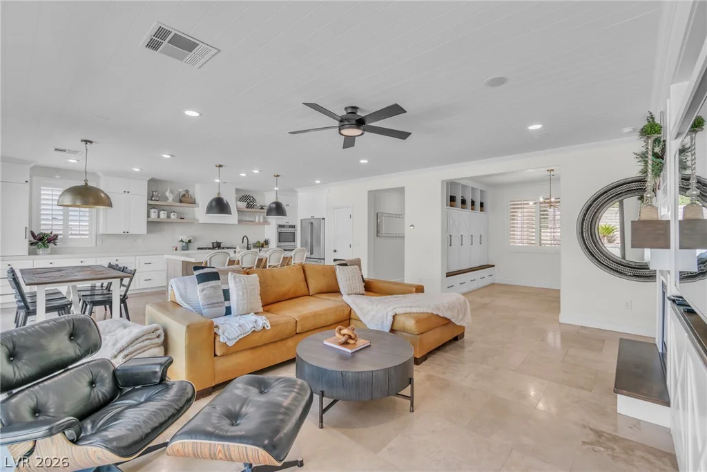 896 Las Palomas, Las Vegas, NV 89138