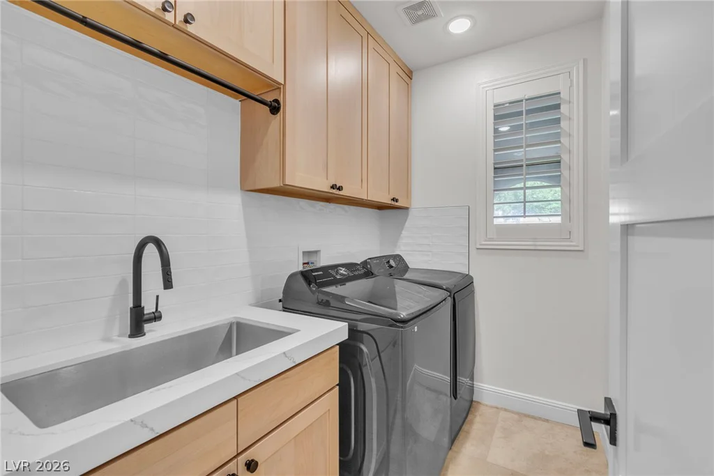 896 Las Palomas, Las Vegas, NV 89138