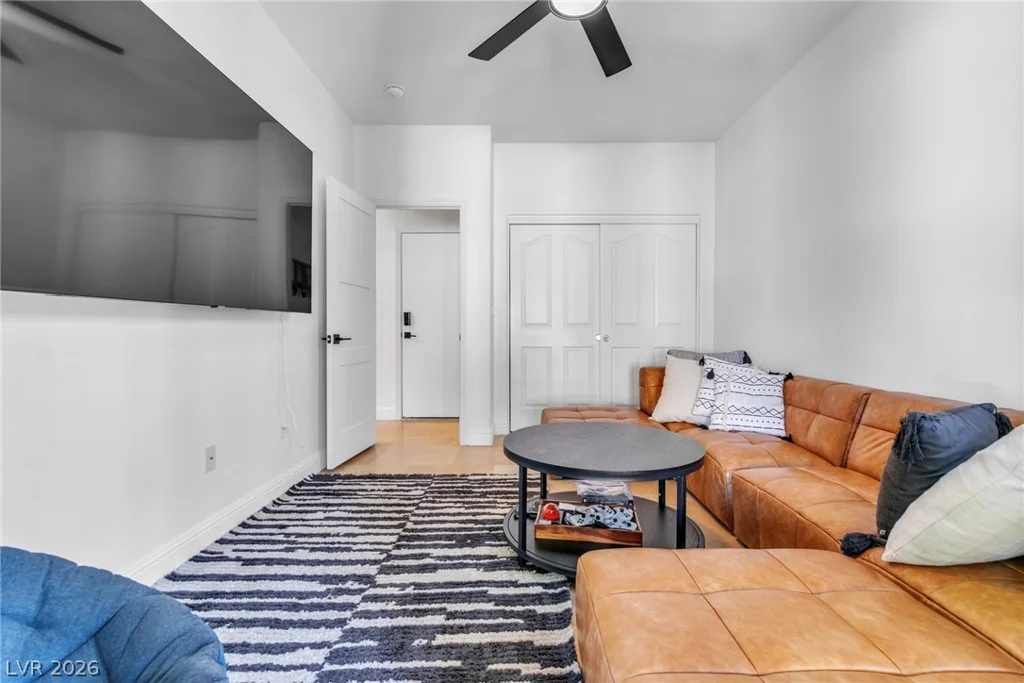 896 Las Palomas, Las Vegas, NV 89138