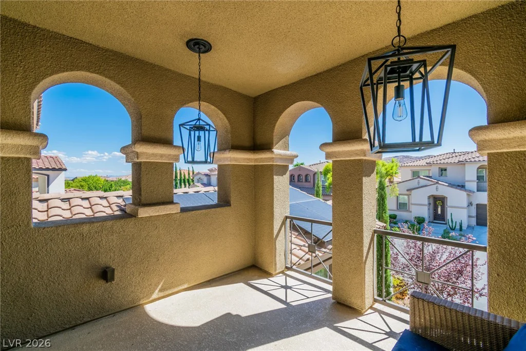 896 Las Palomas, Las Vegas, NV 89138