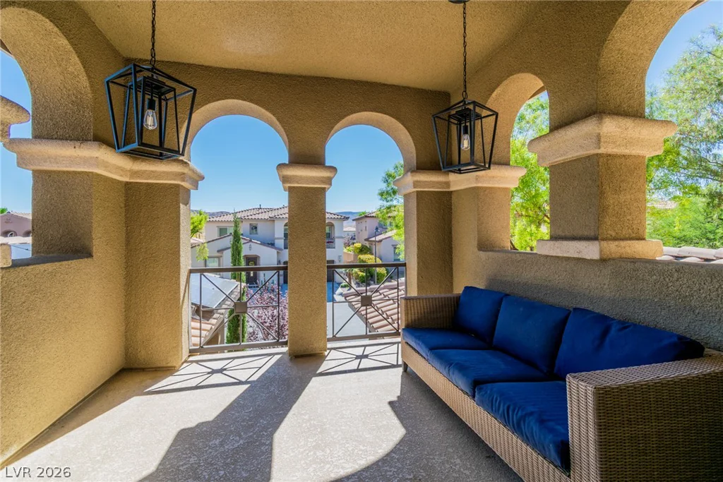 896 Las Palomas, Las Vegas, NV 89138
