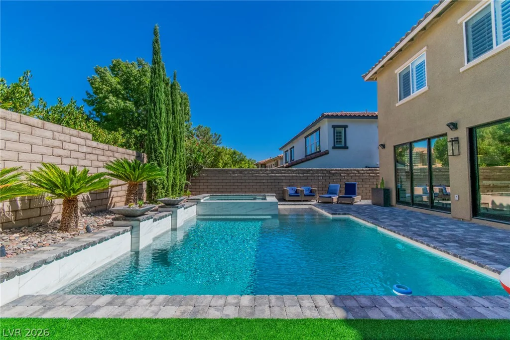 896 Las Palomas, Las Vegas, NV 89138
