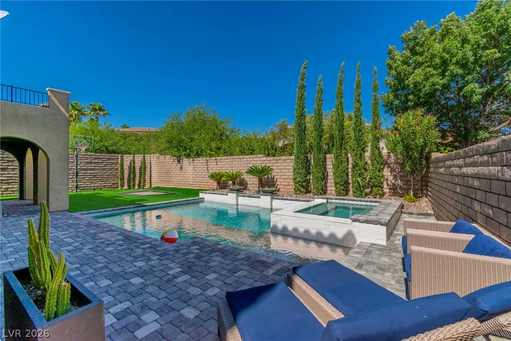 896 Las Palomas, Las Vegas, NV 89138