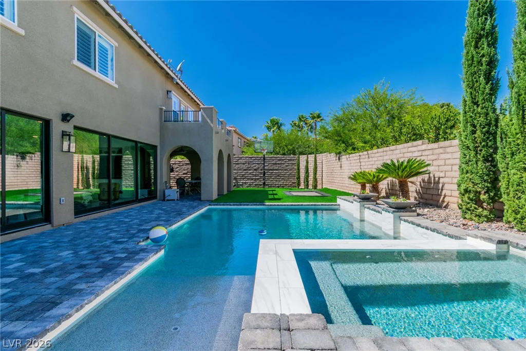 896 Las Palomas, Las Vegas, NV 89138