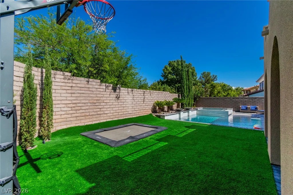 896 Las Palomas, Las Vegas, NV 89138