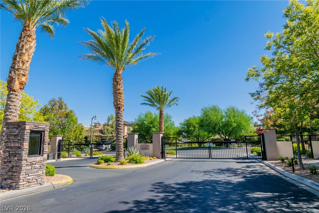 896 Las Palomas, Las Vegas, NV 89138