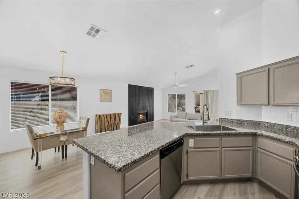 1601 Diamond Oaks, Las Vegas, NV 89117