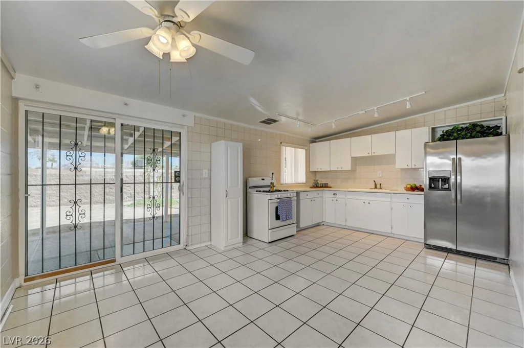 1716 Belmont, North Las Vegas, NV 89030