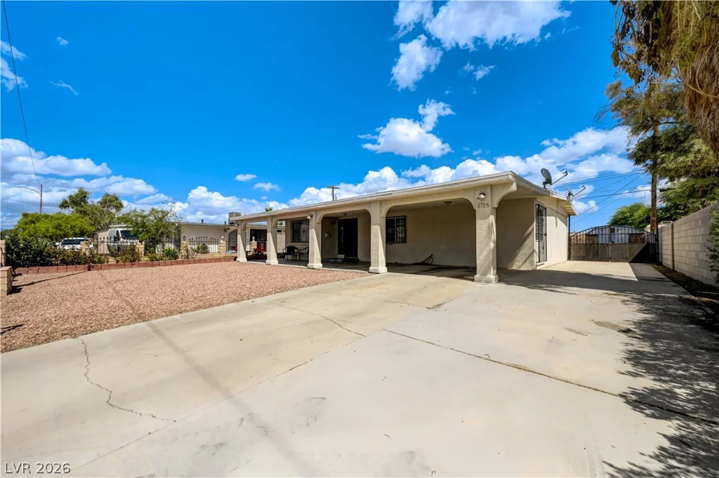 1716 Belmont, North Las Vegas, NV 89030