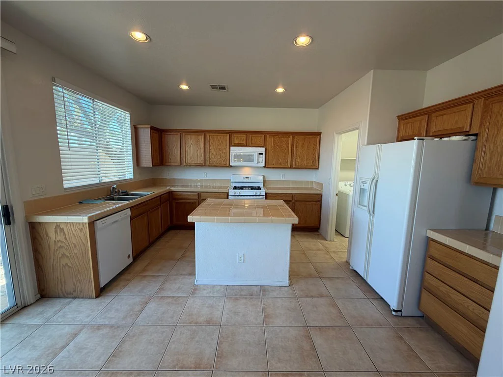 7956 Mohican Canyon, Las Vegas, NV 89113