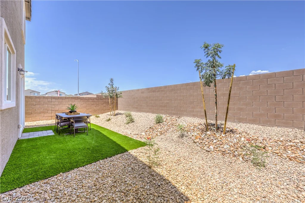 1821 Shondra, North Las Vegas, NV 89084