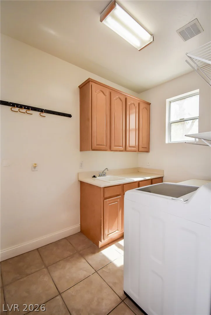 10243 Bright Harbor, Las Vegas, NV 89135