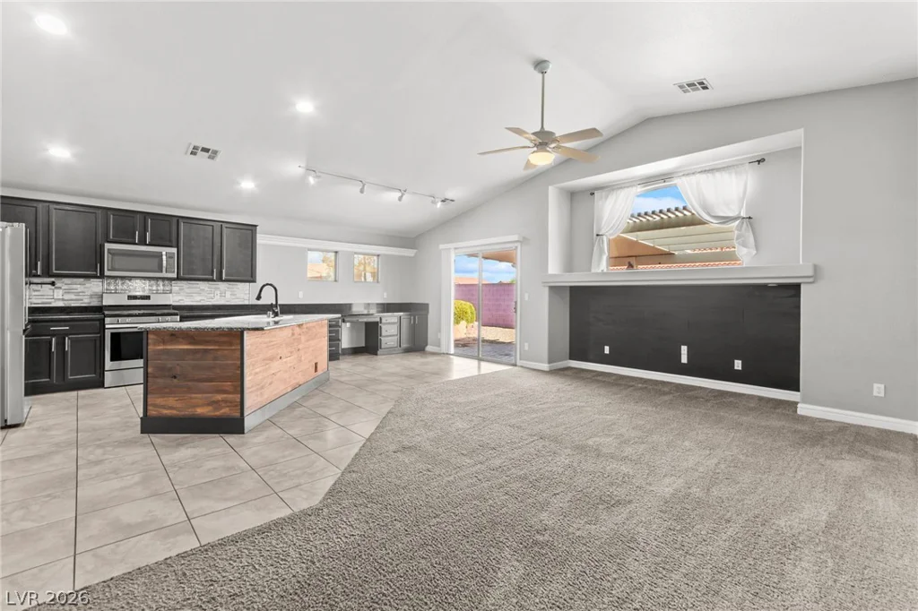 5918 Hills Echo, North Las Vegas, NV 89031