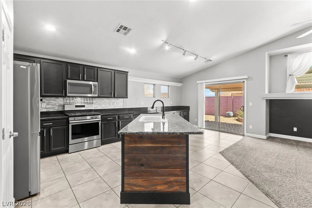 5918 Hills Echo, North Las Vegas, NV 89031