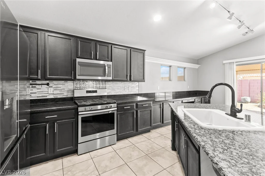 5918 Hills Echo, North Las Vegas, NV 89031