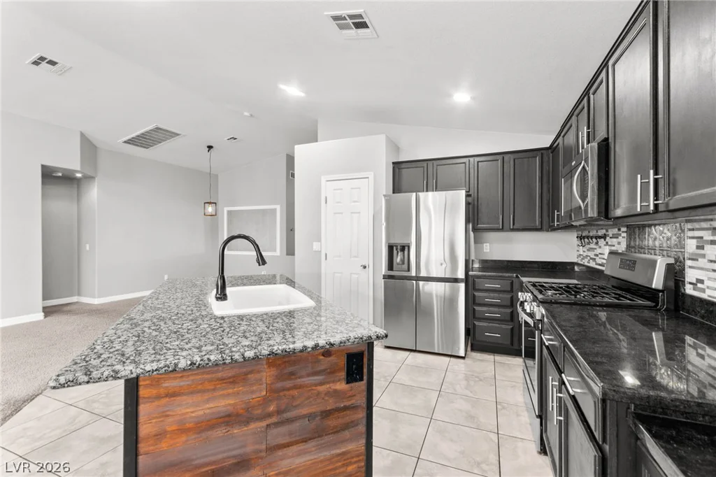 5918 Hills Echo, North Las Vegas, NV 89031