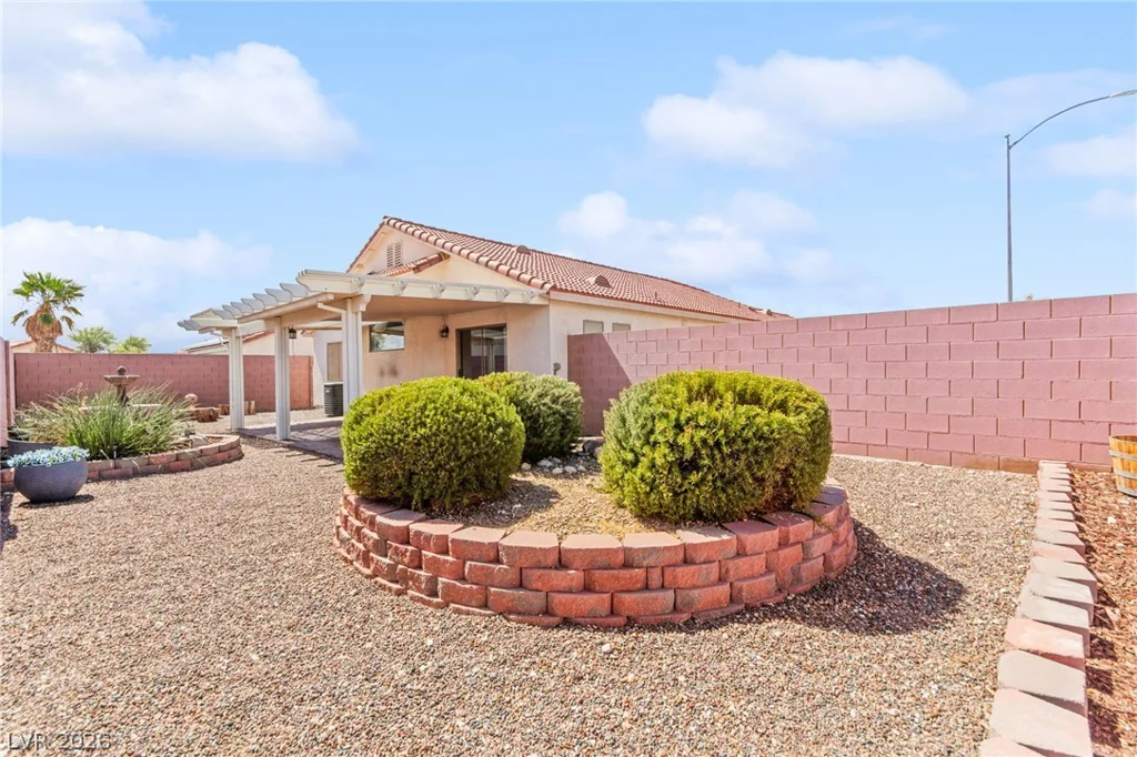 5918 Hills Echo, North Las Vegas, NV 89031