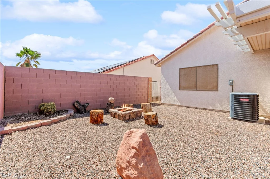 5918 Hills Echo, North Las Vegas, NV 89031