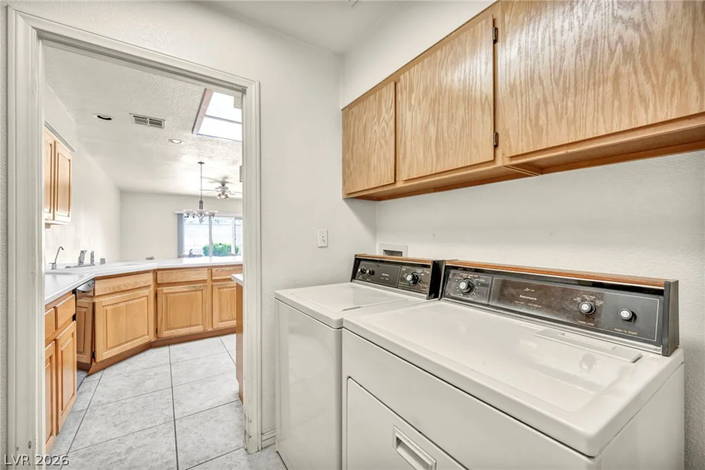 456 Fallwood, Las Vegas, NV 89107